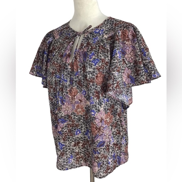 C & C California Floral Flutter Sleeve Tie Neck Blouse Size Medium - Picture 2 of 6